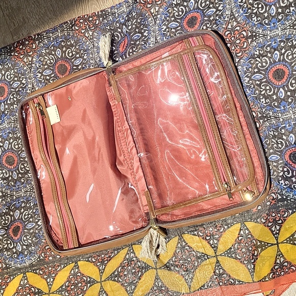 Kestrel travel bag BRAND NEW ☆with the 🏷tags! - Picture 2 of 9